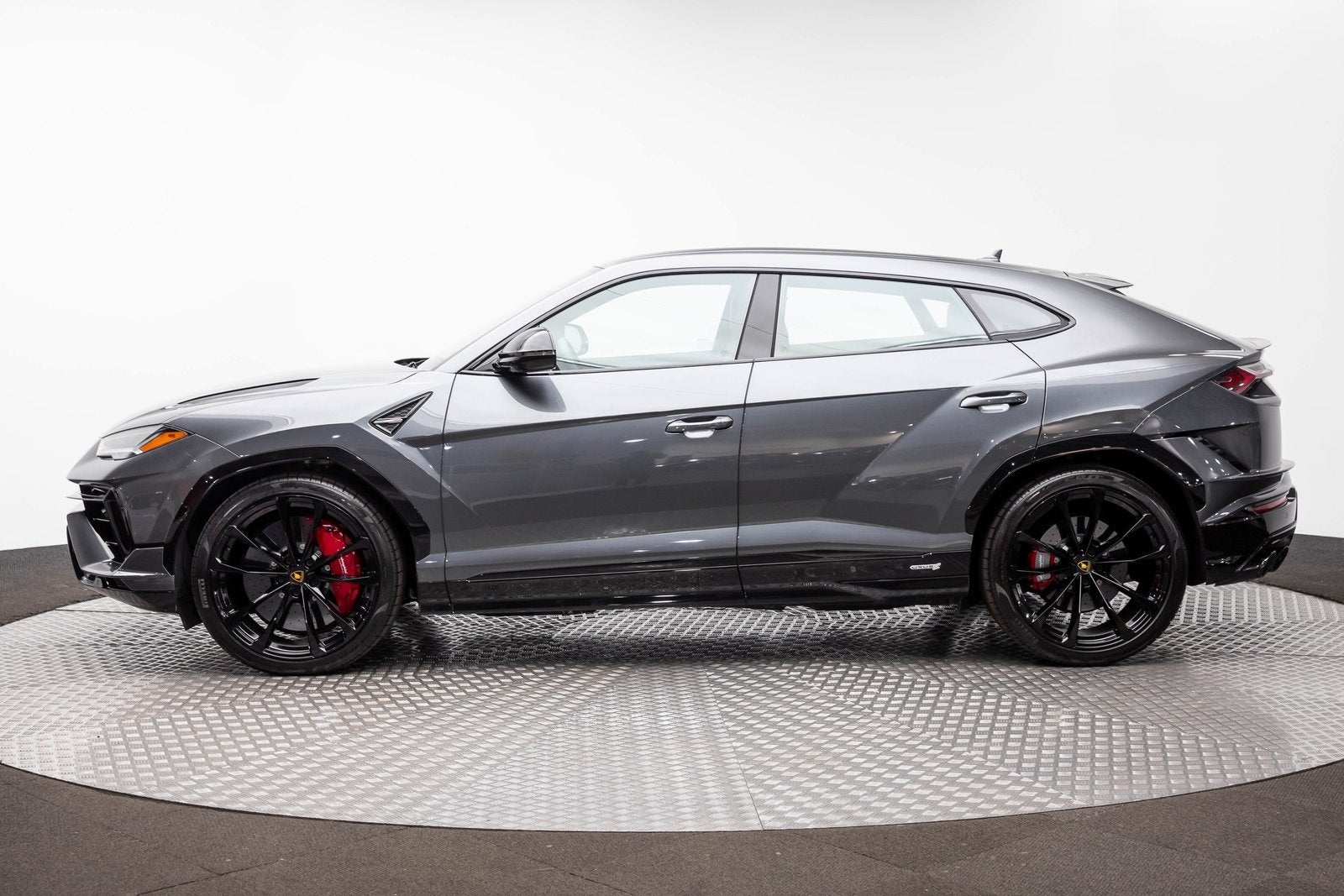 2023 Lamborghini Urus S