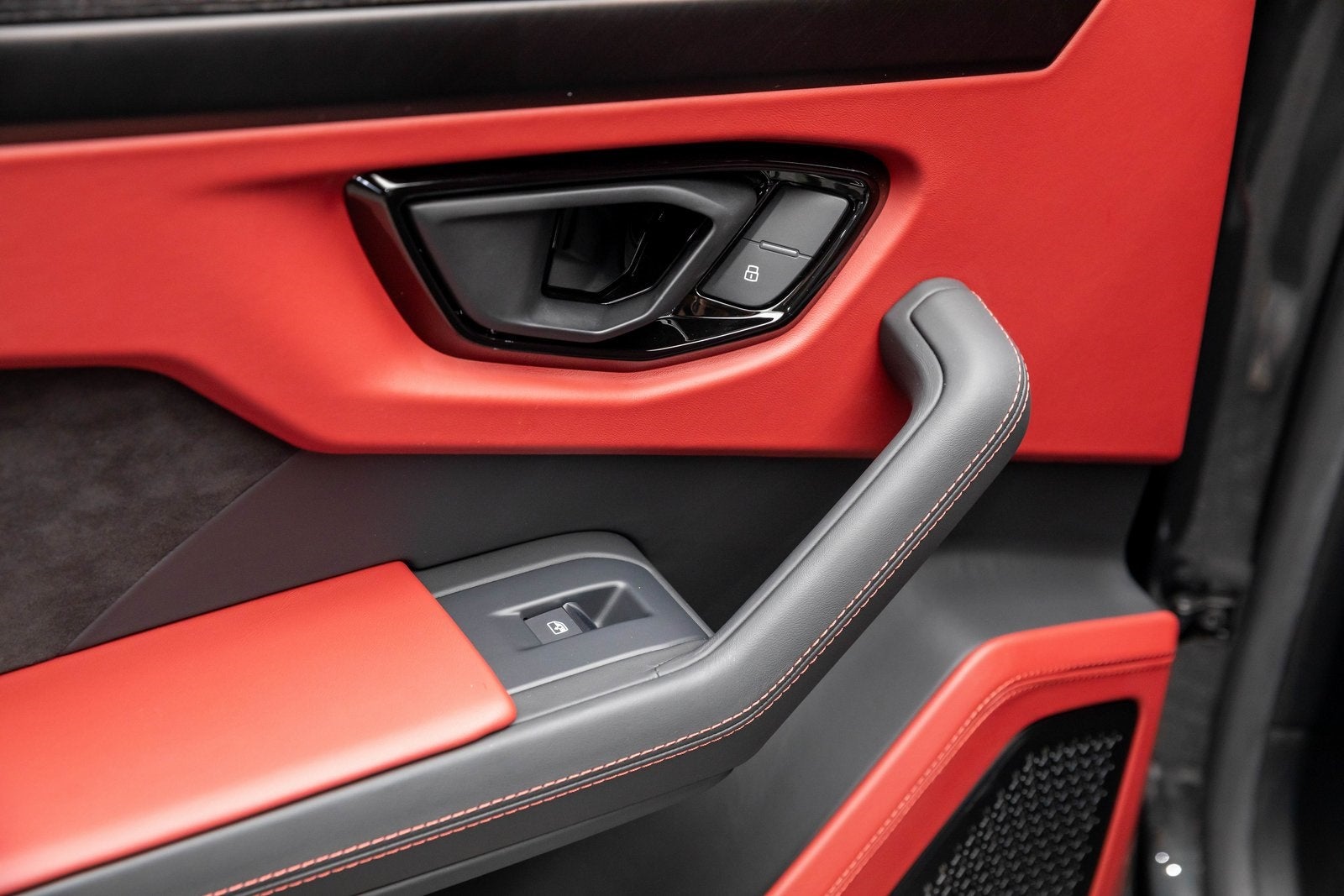 2023 Lamborghini Urus S