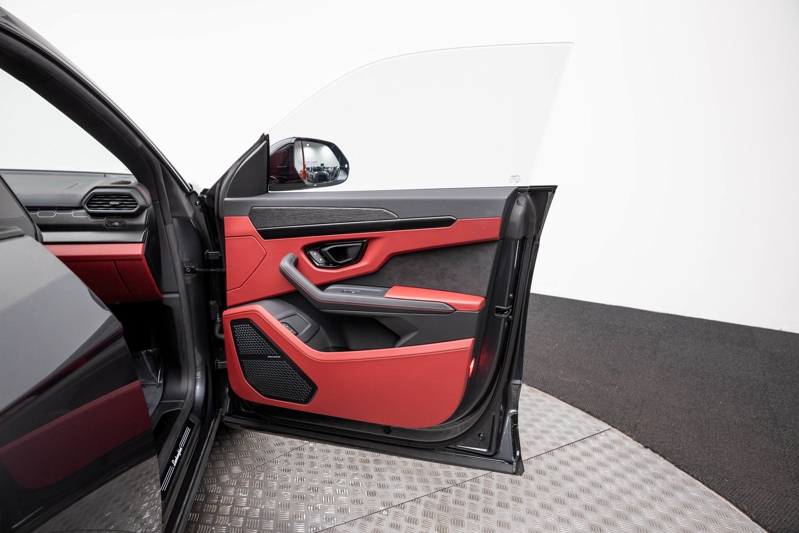 2023 Lamborghini Urus S