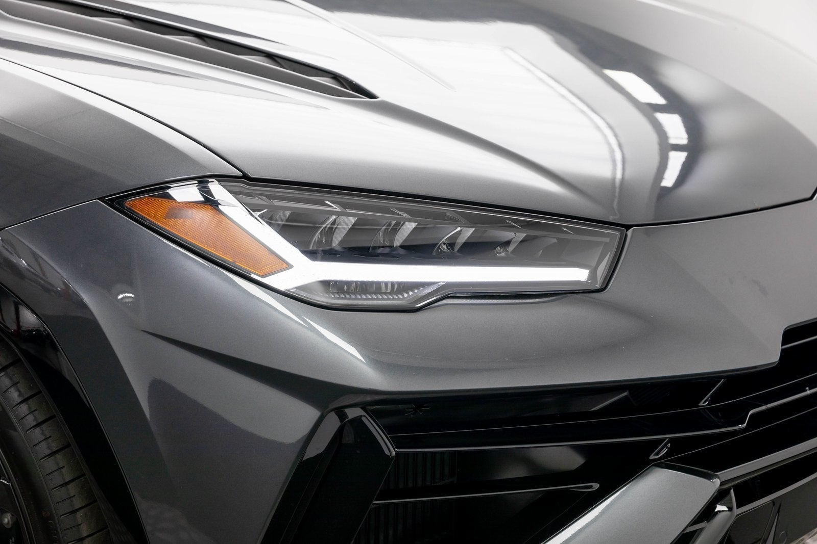 2023 Lamborghini Urus S