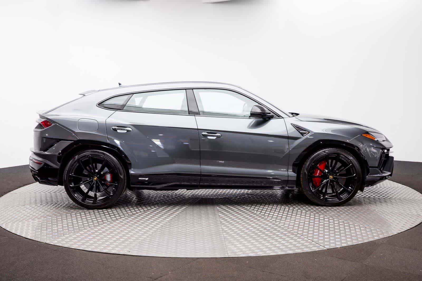 2023 Lamborghini Urus S