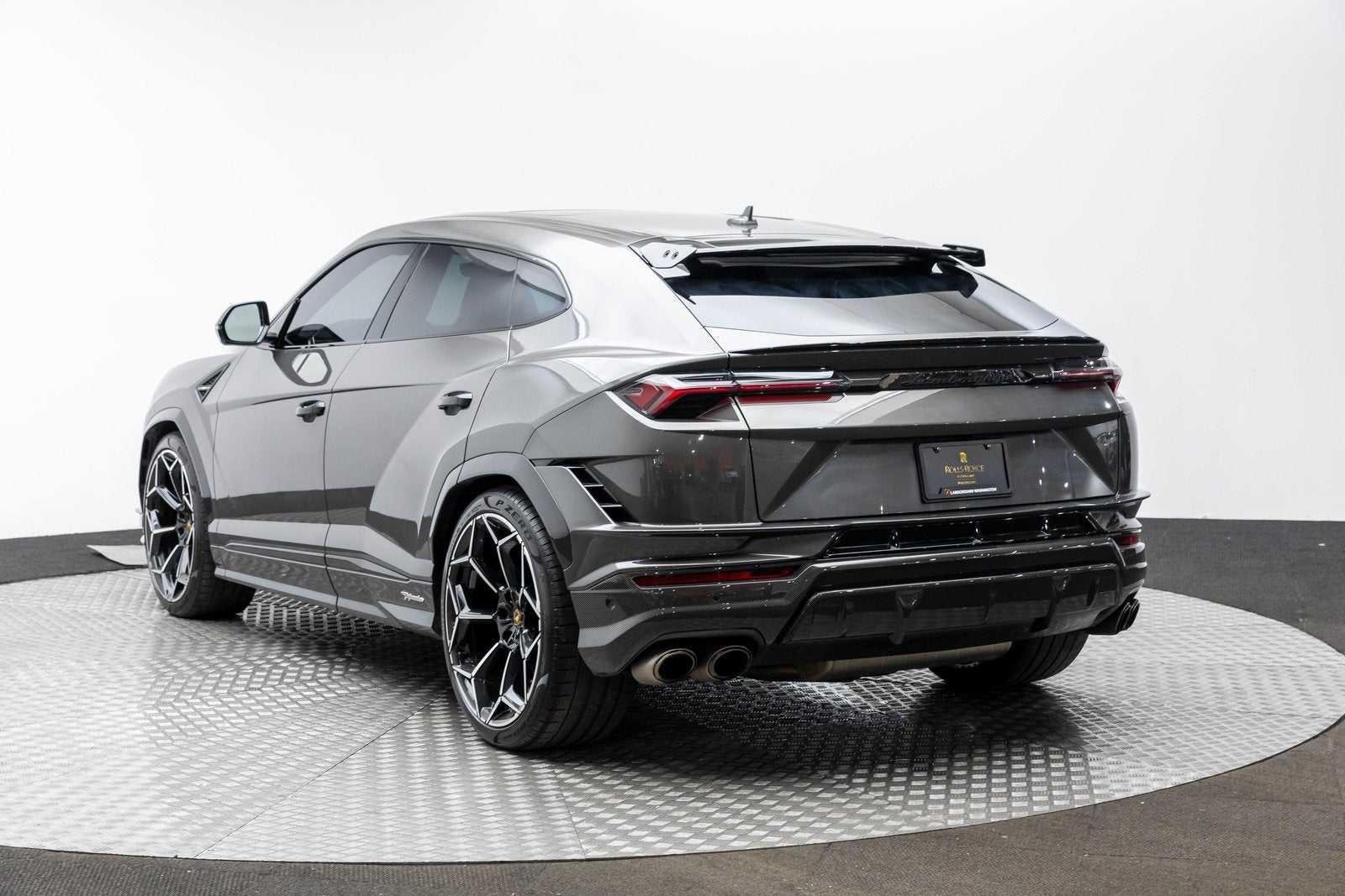 2023 Lamborghini Urus Performante