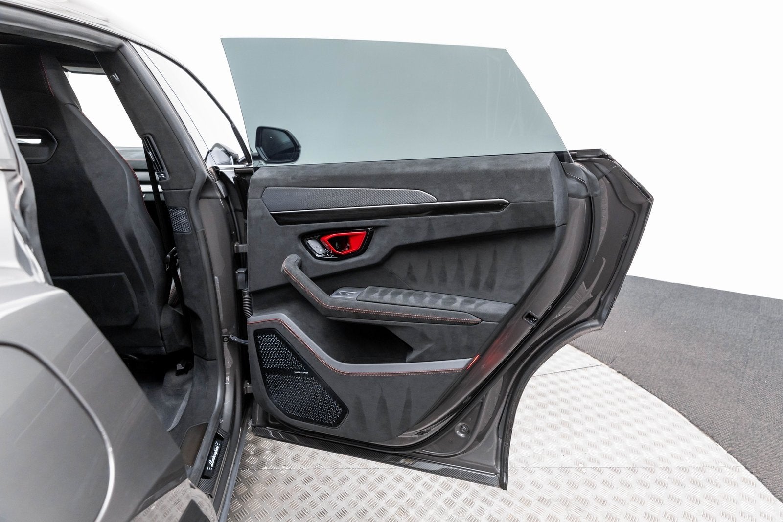 2023 Lamborghini Urus Performante