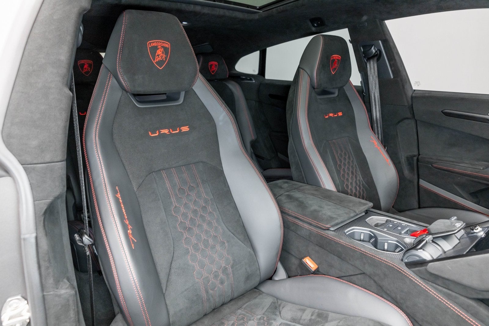 2023 Lamborghini Urus Performante