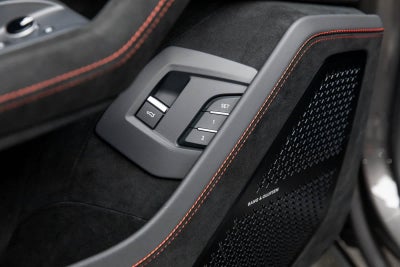 2023 Lamborghini Urus Performante