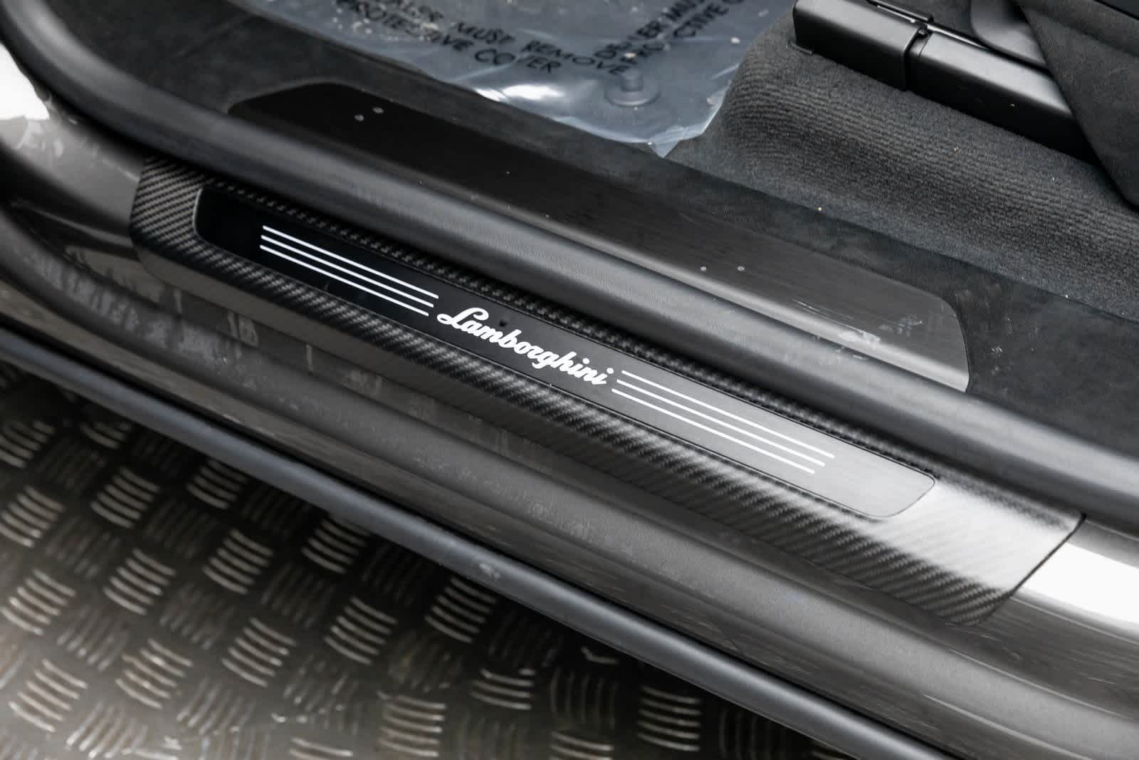 2023 Lamborghini Urus Performante