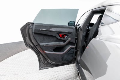 2023 Lamborghini Urus Performante