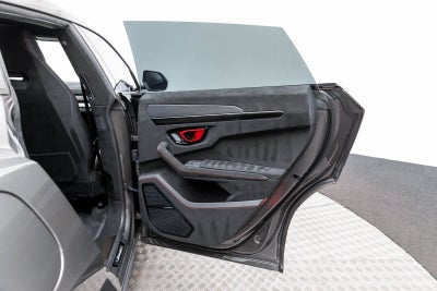 2023 Lamborghini Urus Performante