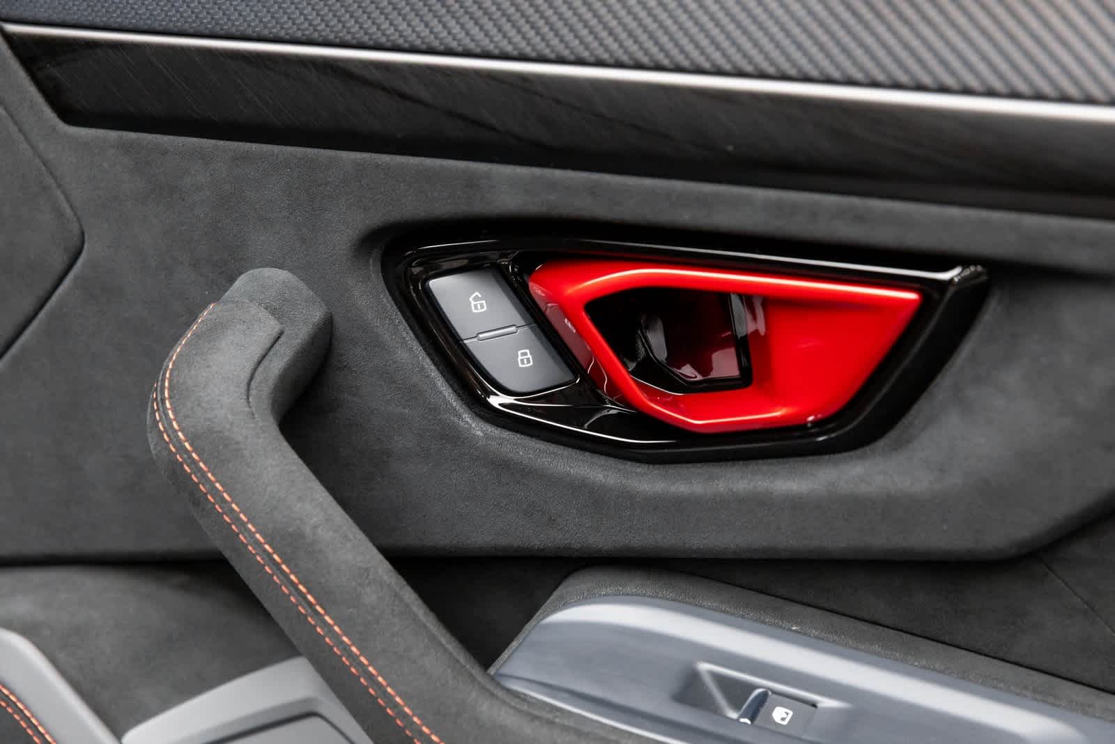 2023 Lamborghini Urus Performante