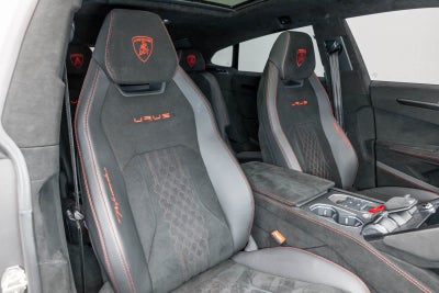 2023 Lamborghini Urus Performante