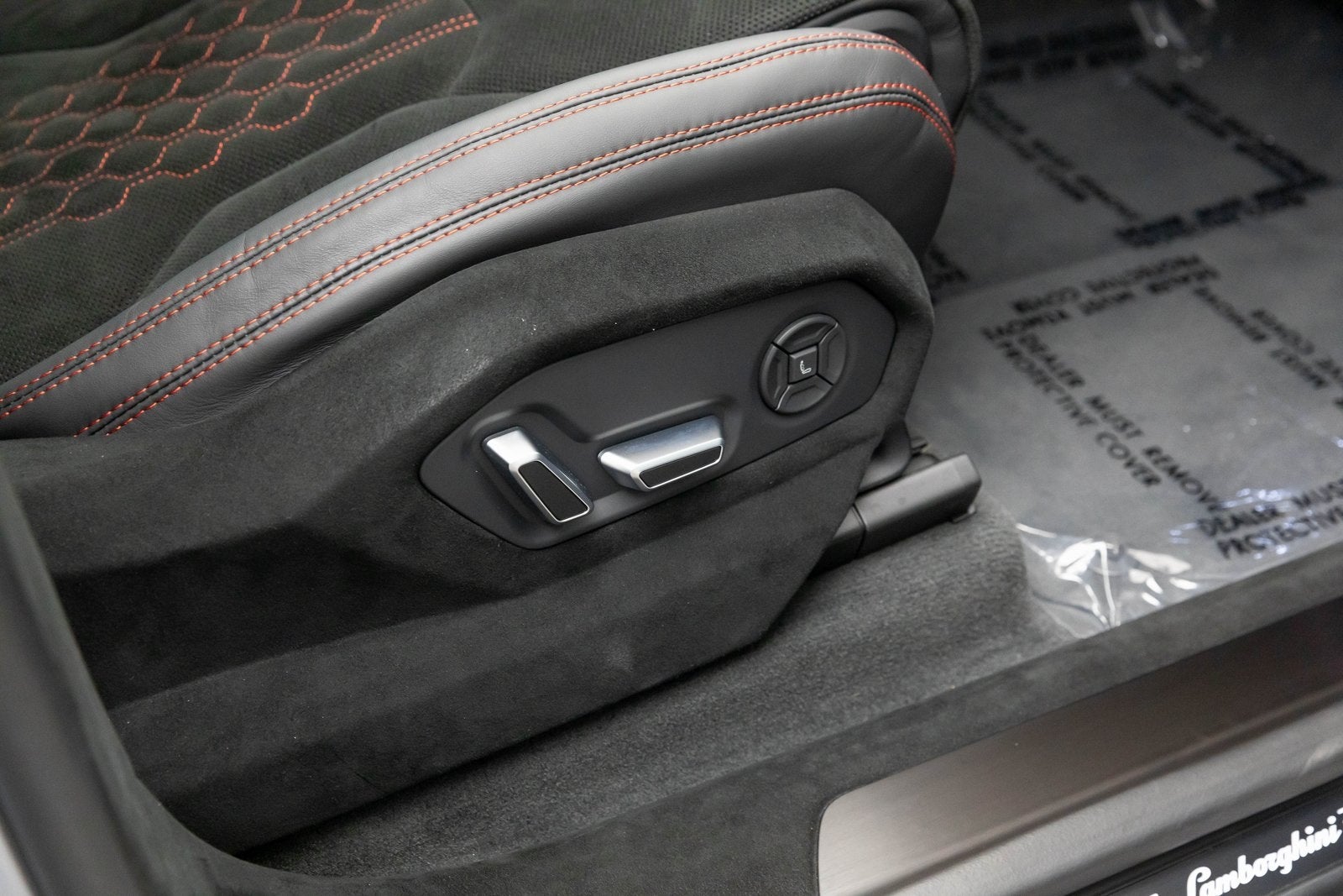 2024 Lamborghini Urus Performante