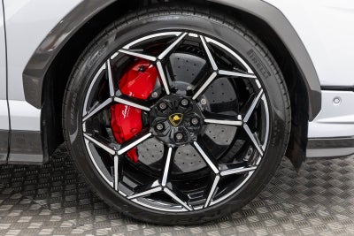 2024 Lamborghini Urus Performante