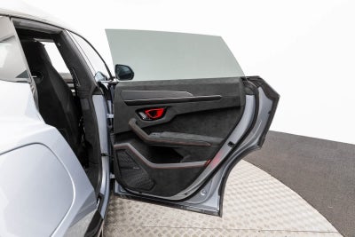 2024 Lamborghini Urus Performante