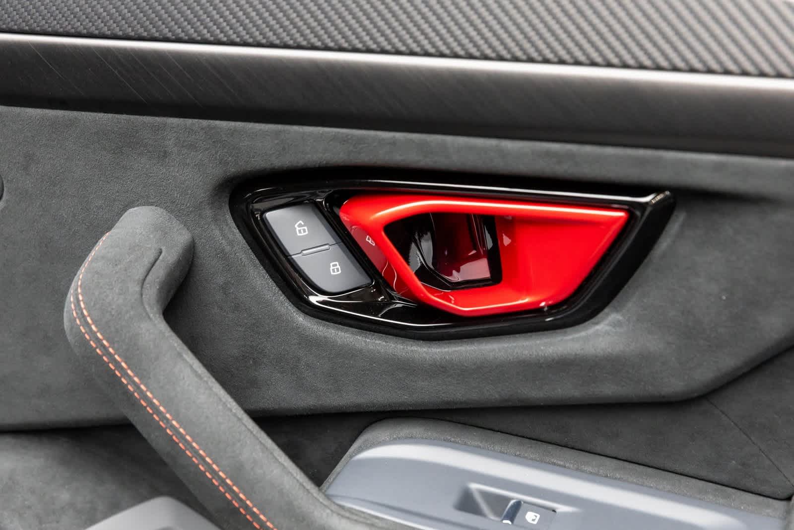 2024 Lamborghini Urus Performante