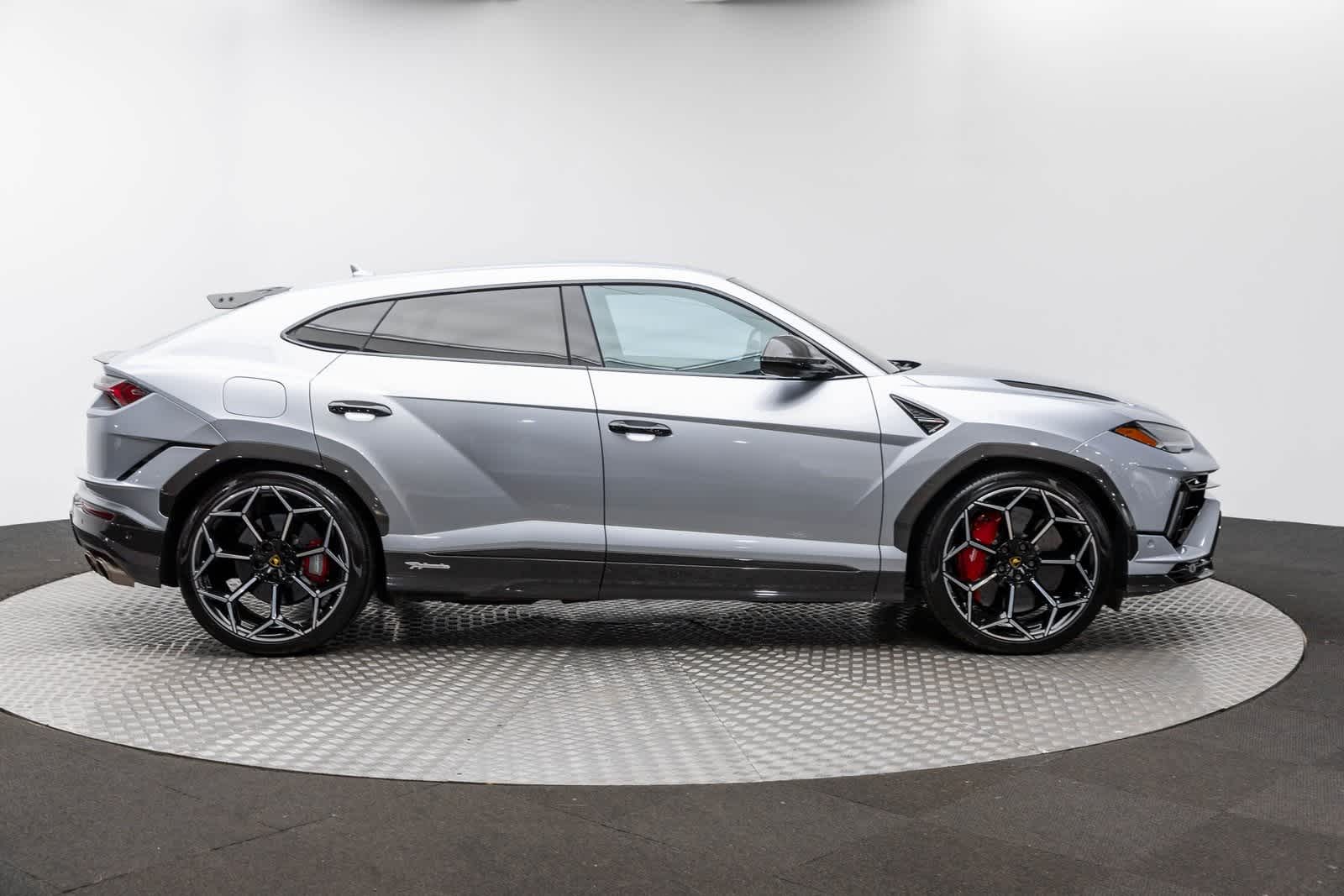 2024 Lamborghini Urus Performante