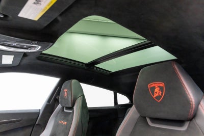 2024 Lamborghini Urus Performante