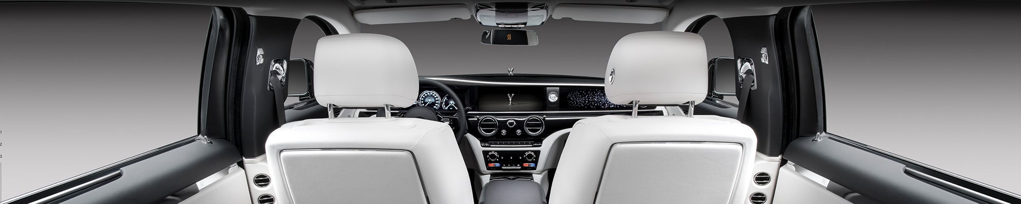 Rolls-Royce Ghost high-tech, pristine Interior